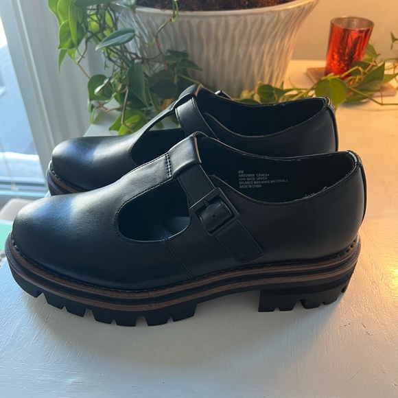 NWOT Mary Jane’s - Picture 4 of 5